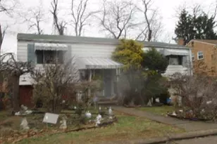 128 High Oak Pl, Pittsburgh, PA 15220 - Photo 1