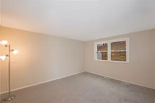 8476 Coventry Dr, Pittsburgh, PA 15101 - Photo 12