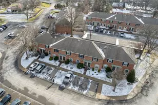 635 Robinwood Dr, Scott Township, PA 15216 - Photo 32