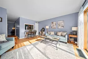 635 Robinwood Dr, Scott Township, PA 15216 - Photo 12