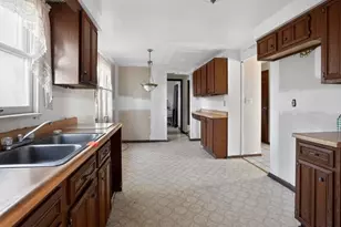 510 Buckingham Dr, Hempfield Township, PA 15601 - Photo 8