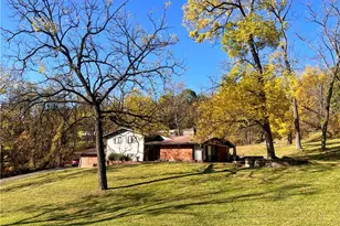 306 Black Walnut Dr, Salem Township, PA 15601 - Photo 4