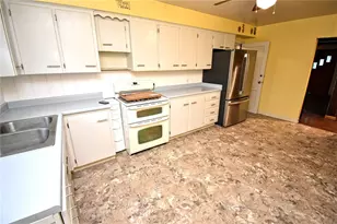 14 Linton Rd, Centerville, PA 15417 - Photo 6