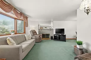 218 Longvue Dr, Ross Twp, PA 15237 - Photo 6