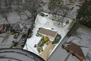 218 Longvue Dr, Ross Twp, PA 15237 - Photo 2