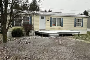 101 Haylees Ln, Summit Township, PA 16002 - Photo 4