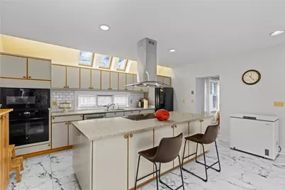 1355 Washington Rd, Pittsburgh, PA 15228 - Photo 18