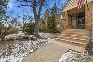 23 Cherokee Pl, Pittsburgh, PA 15228 - Photo 2