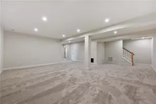 1052 Blackthorne Dr, Penn Twp, PA 15644 - Photo 22
