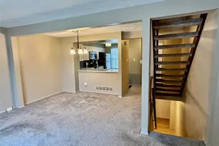 115 Saxonwald Ln, Pittsburgh, PA 15234 - Photo 2