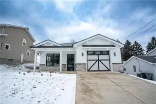 1820 W 11th St, Patterson Township, PA 15010 - Photo 1