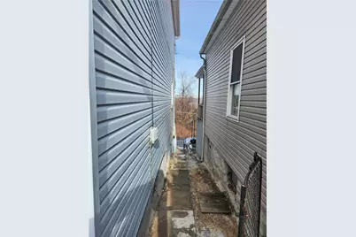 5388 Warble, Pittsburgh, PA 15224 - Photo 2