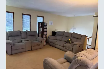 120 Lyn Dale Drive, Center Township, PA 16001 - Photo 4