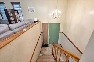 120 Lyn Dale Dr, Center Township, PA 16001 - Photo 4