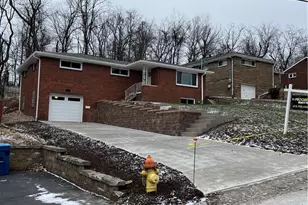 526 Foltz Dr, Pittsburgh, PA 15147 - Photo 2