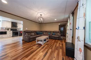 1072 Renton Rd, Pittsburgh, PA 15239 - Photo 10