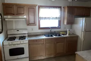 38 3rd St, Scottdale, PA 15638 - Photo 8