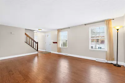 525 Greenspire Ct, Cranberry Township, PA 16066 - Photo 4