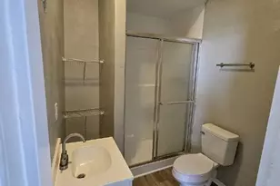 526 E 8th Ave, Munhall, PA 15120 - Photo 6