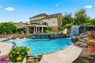 222 Taylor Ridge Ln, Adams Township, PA 16046 - Photo 2