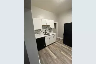 526 E 8th Ave, Munhall, PA 15120 - Photo 8