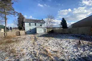 511 N 4th St, Youngwood, PA 15697 - Photo 1