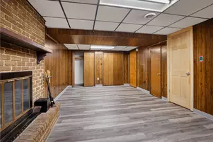 216 Manor Dr, Pittsburgh, PA 15236 - Photo 32