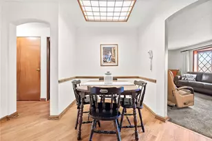 1501 Middlecrest Dr, Pittsburgh, PA 15116 - Photo 8