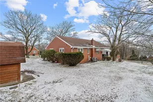 1501 Middlecrest Dr, Pittsburgh, PA 15116 - Photo 24