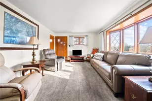 1501 Middlecrest Dr, Pittsburgh, PA 15116 - Photo 4