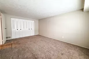 949 Woodhollow Dr, Cranberry Township, PA 16066 - Photo 12