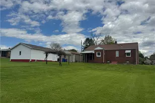 1111 Crowe St, Shenango Township, PA 16101 - Photo 30