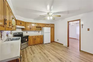 1111 Crowe St, Shenango Township, PA 16101 - Photo 8