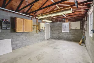 1111 Crowe St, Shenango Township, PA 16101 - Photo 30