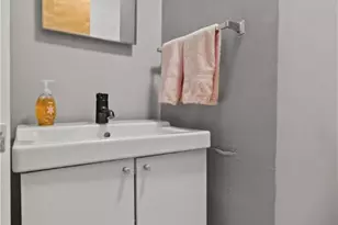 444 Bartola St, Scott Township, PA 15243 - Photo 10