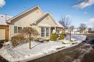 3503 Warwick Ct, Moon/Crescent Twp, PA 15108 - Photo 4