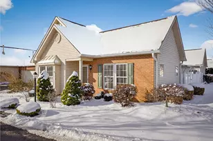 3503 Warwick Ct, Moon/Crescent Twp, PA 15108 - Photo 2