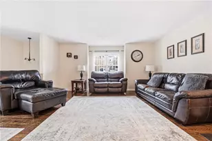 2671 Hunters Point Dr, Pittsburgh, PA 15090 - Photo 4