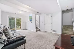 2671 Hunters Point Dr, Pittsburgh, PA 15090 - Photo 22