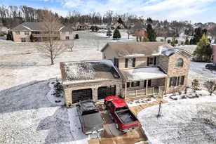 774 Vernon Dr, Rostraver, PA 15012 - Photo 2