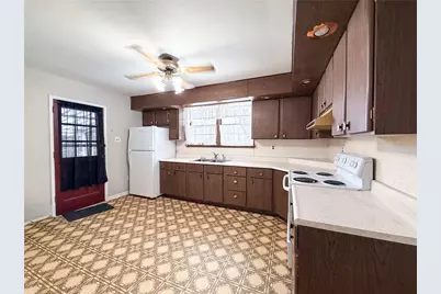 6 Logan Ave, City of But SW, PA 16045 - Photo 8