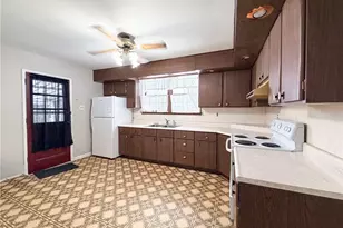 6 Logan Ave, City of But SW, PA 16045 - Photo 8