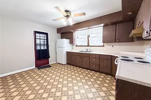 6 Logan Ave, City of But SW, PA 16045 - Photo 6