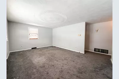 6 Logan Ave, City of But SW, PA 16045 - Photo 4