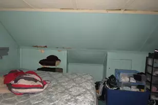 2145 Village Dr, Pittsburgh, PA 15221 - Photo 26