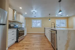 11 Brook St, Coraopolis, PA 15108 - Photo 8