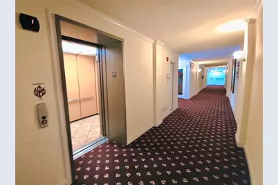 1 Coraopolis Rd #203, Kennedy Township, PA 15108 - Photo 4