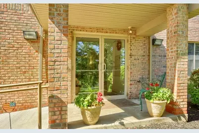 1 Coraopolis Rd #203, Kennedy Township, PA 15108 - Photo 2