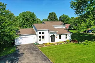 3627 Clearview Dr, Hermitage, PA 16148 - Photo 1