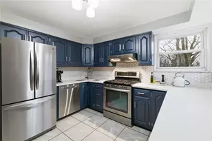 870 Middle Rd, Baldwin Twp, PA 15234 - Photo 12